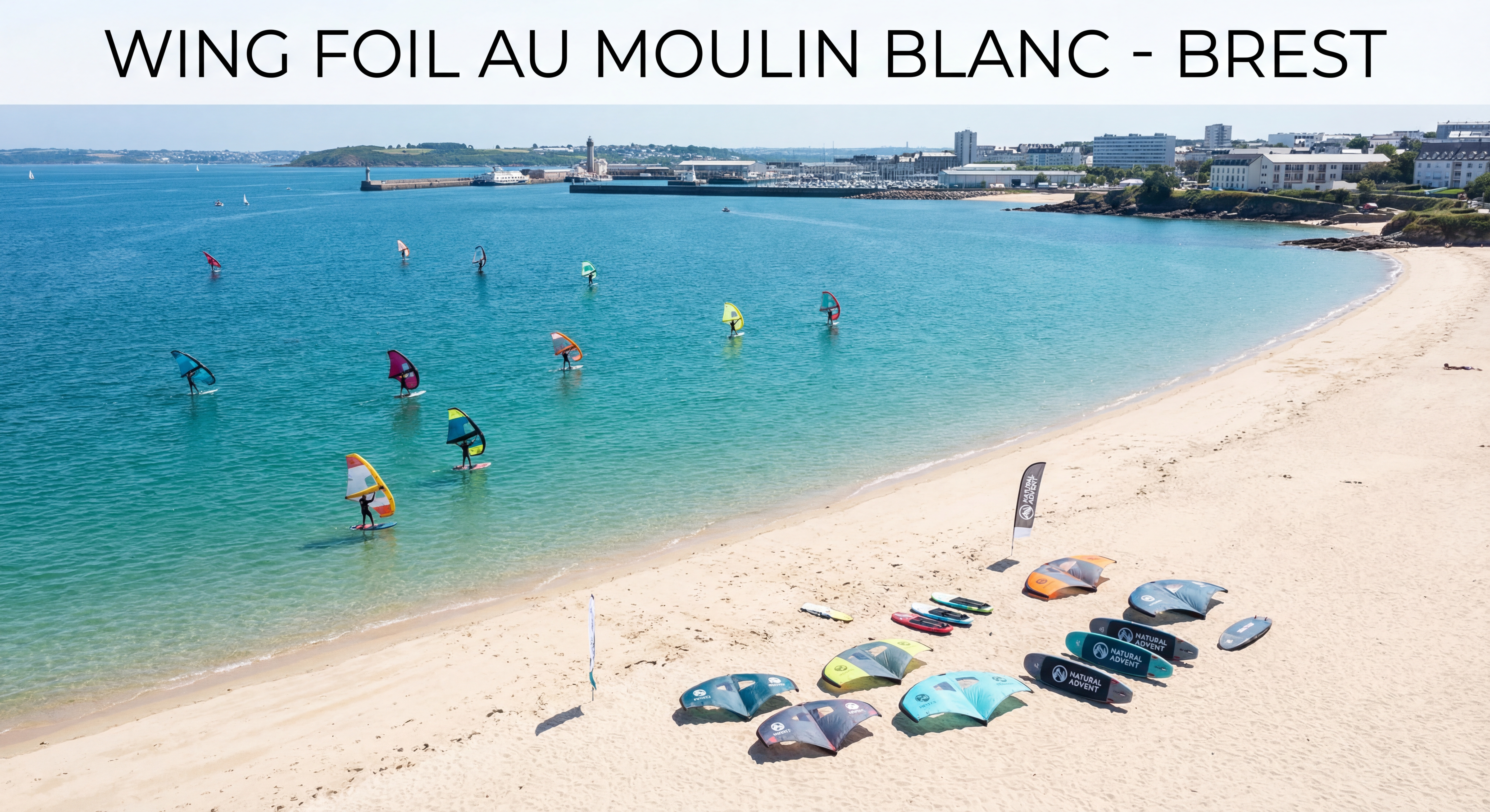 Vue aérienne du spot de wing foil du Moulin Blanc à Brest avec practiquants et matériel Natural Advent sur la plage