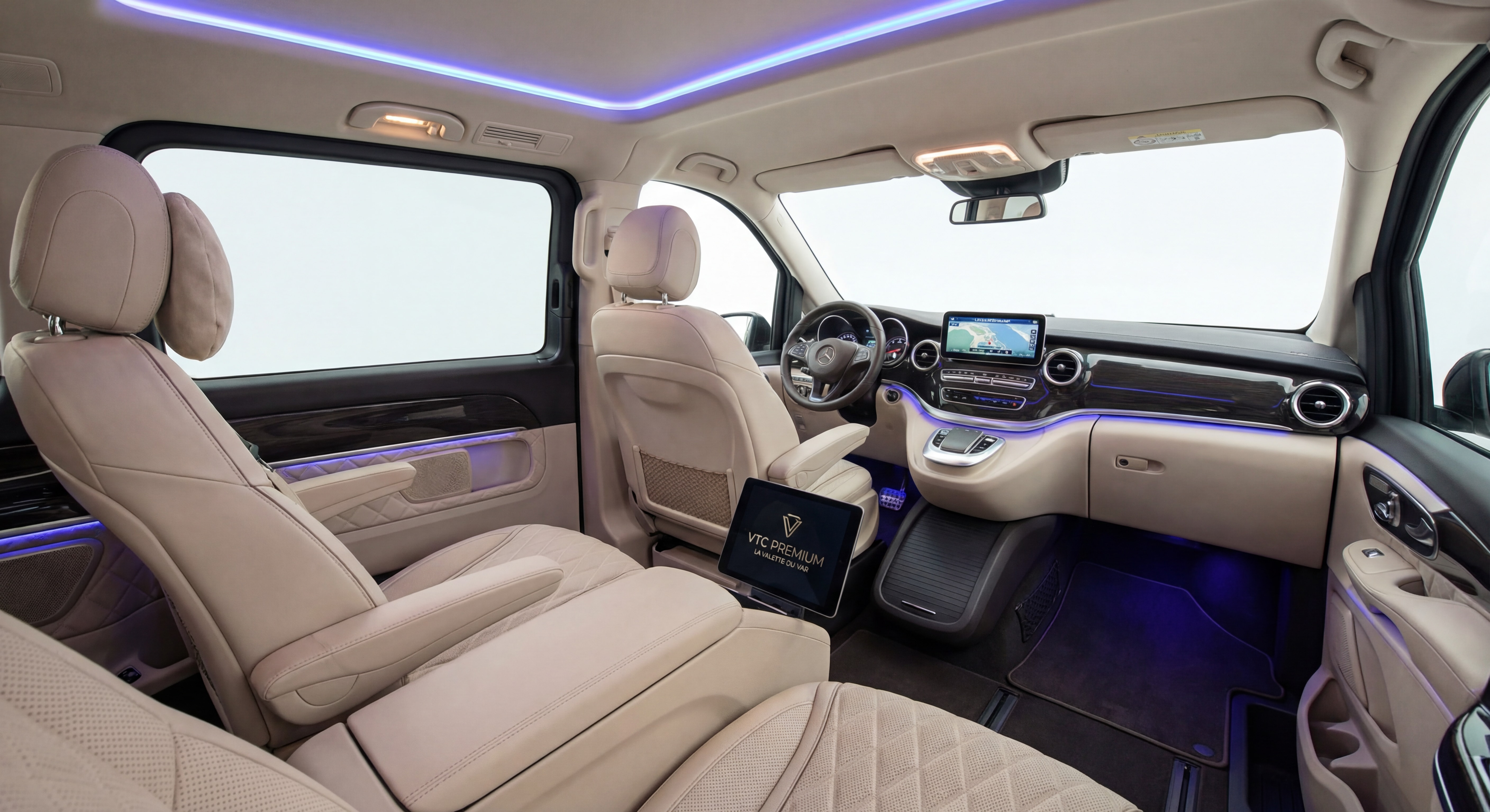 Intérieur Mercedes Classe V - sièges cuir beige, écran tactile, éclairage LED ambiance luxueuse VTC premium La Valette-du-Var