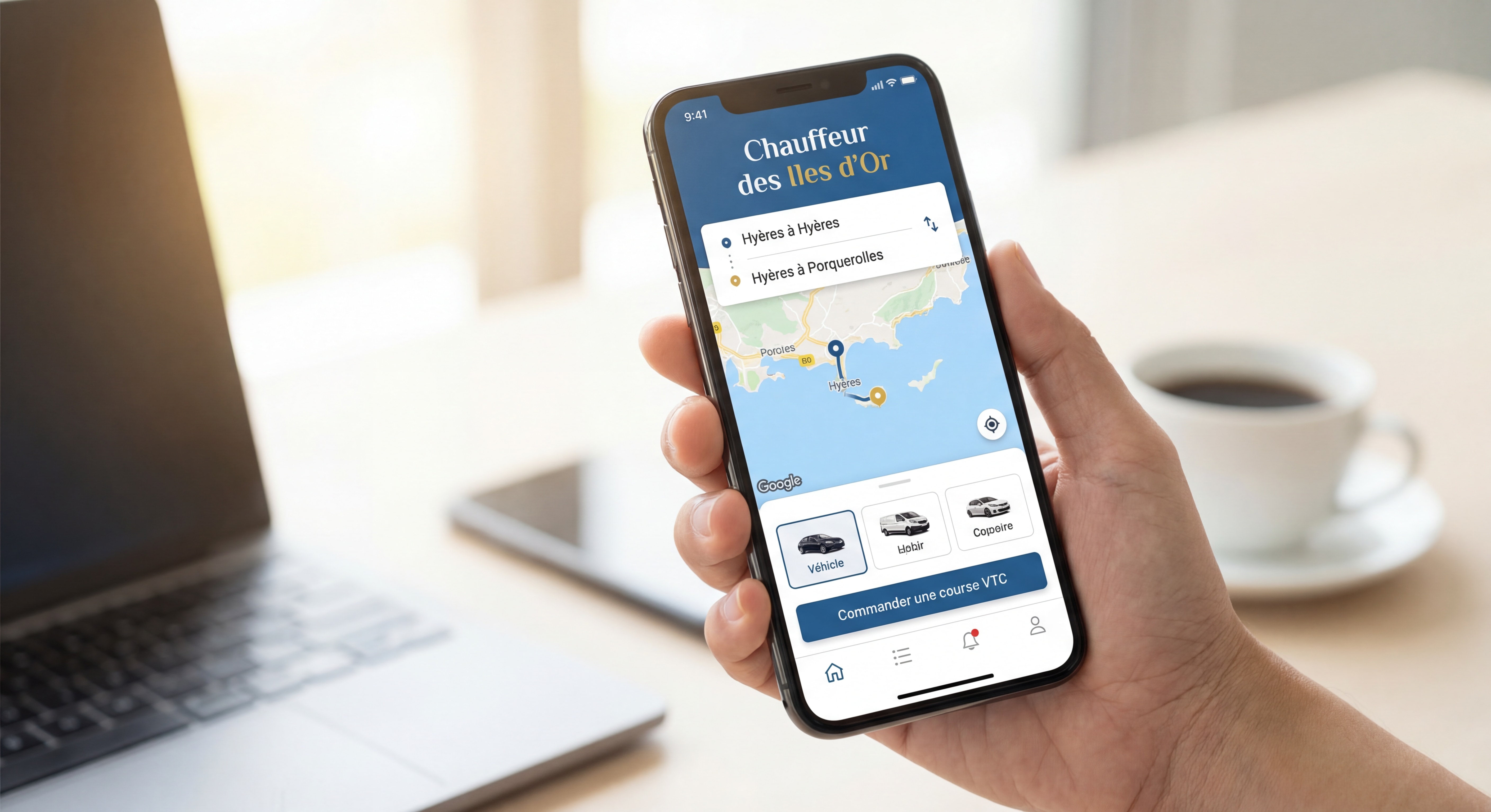 Écran smartphone montrant l'application Chauffeur des Iles d'Or avec interface de réservation VTC