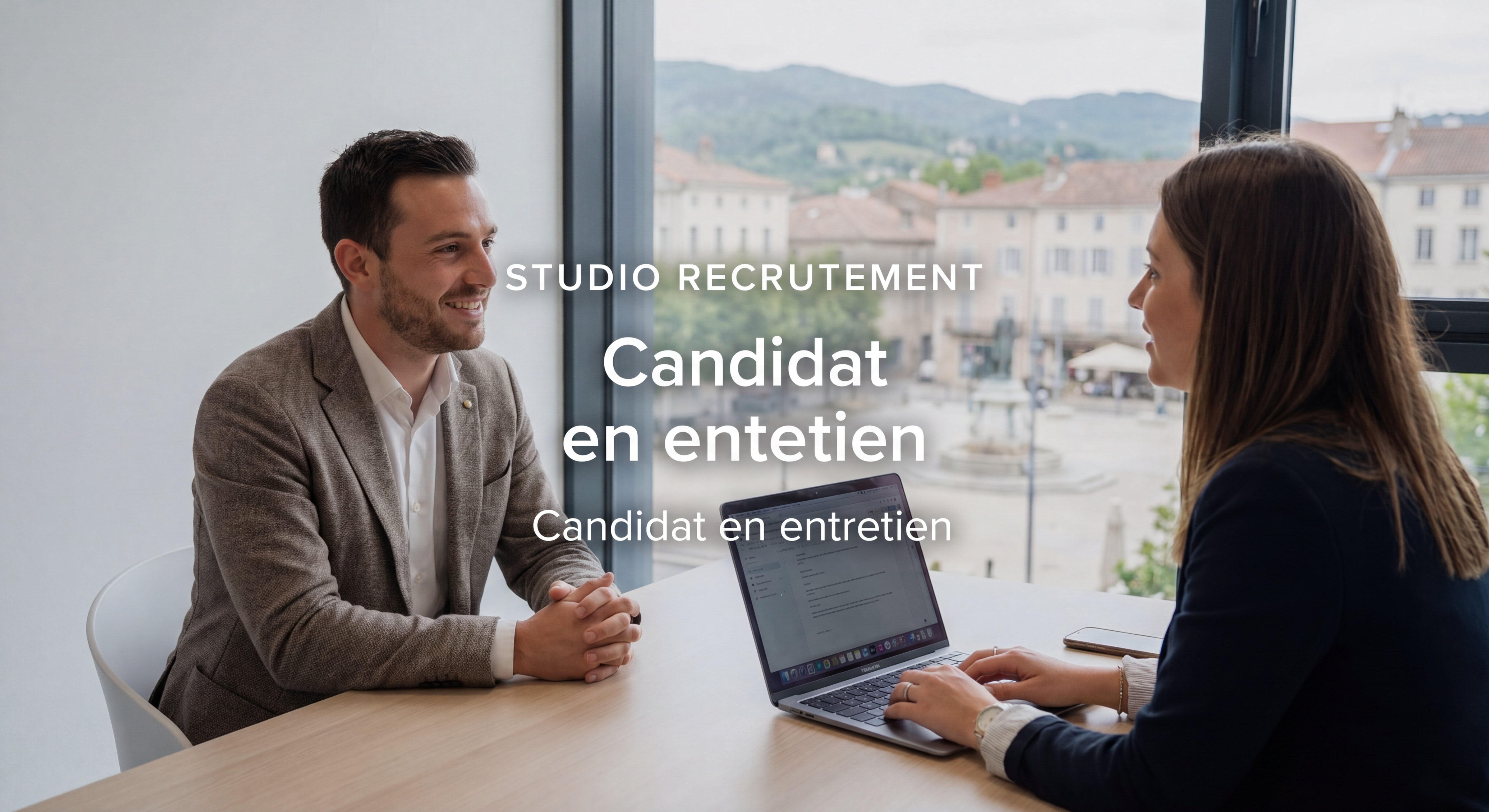 Candidat en entretien avec un conseiller en recrutement à Valence, Drôme-Ardèche — Studio Recrutement