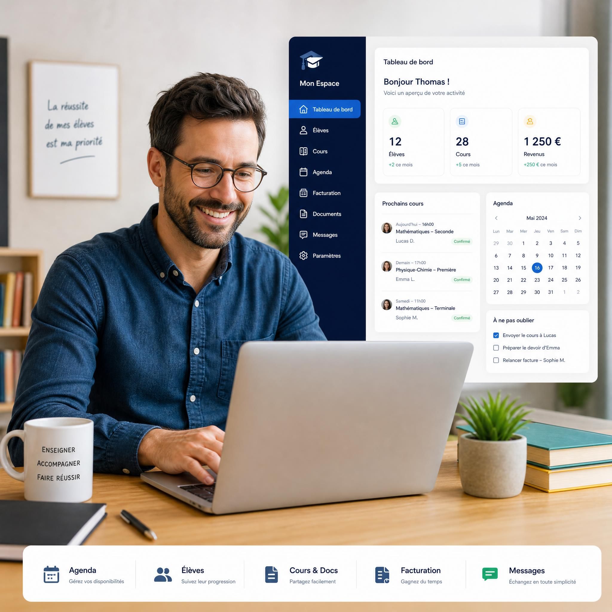 Professeur particulier souriant devant son ordinateur, utilisant une plateforme de gestion administrative numérique pour ses cours en ligne