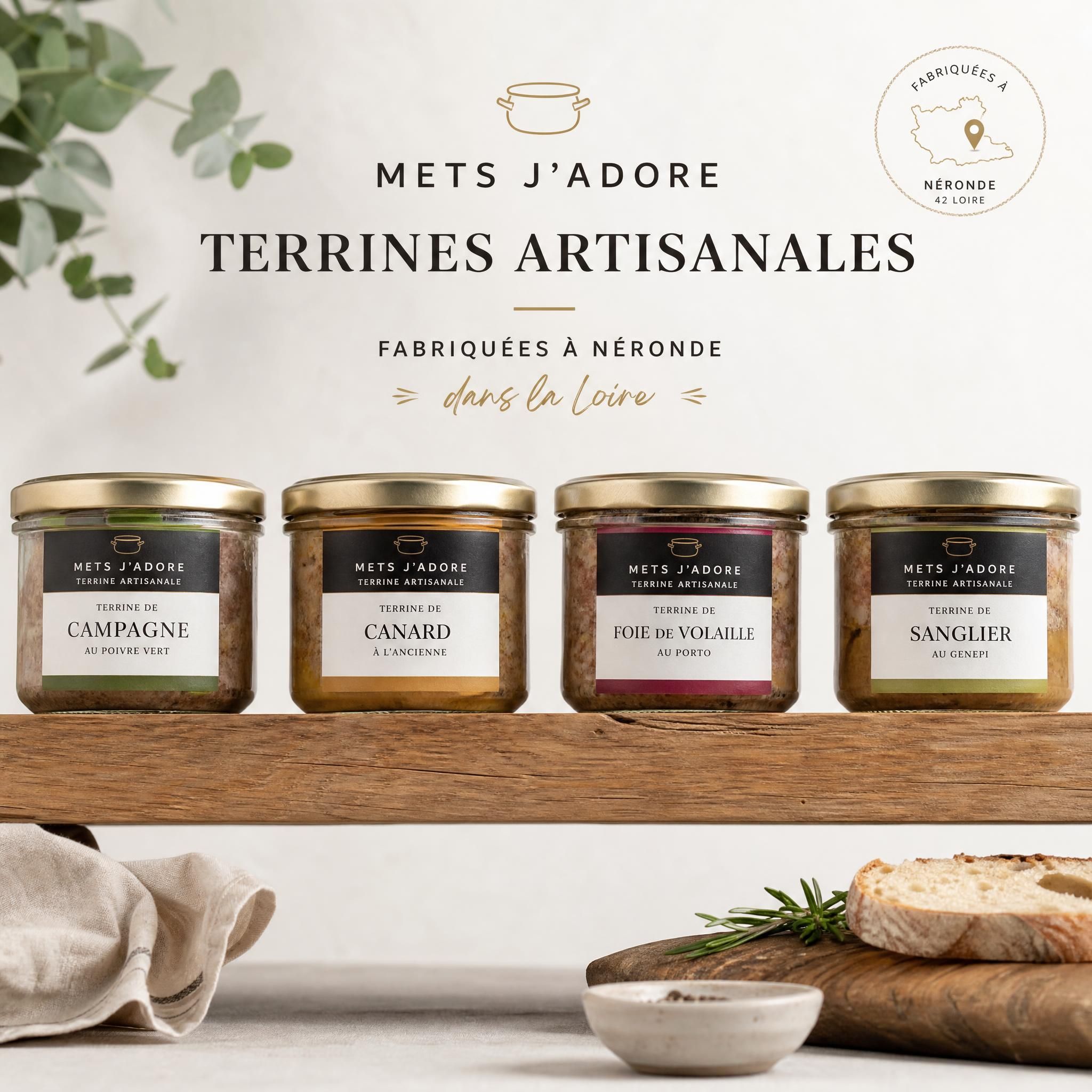 Bocaux de terrines artisanales Mets J'adore alignés sur une étagère en bois, fabriquées à Néronde dans la Loire
