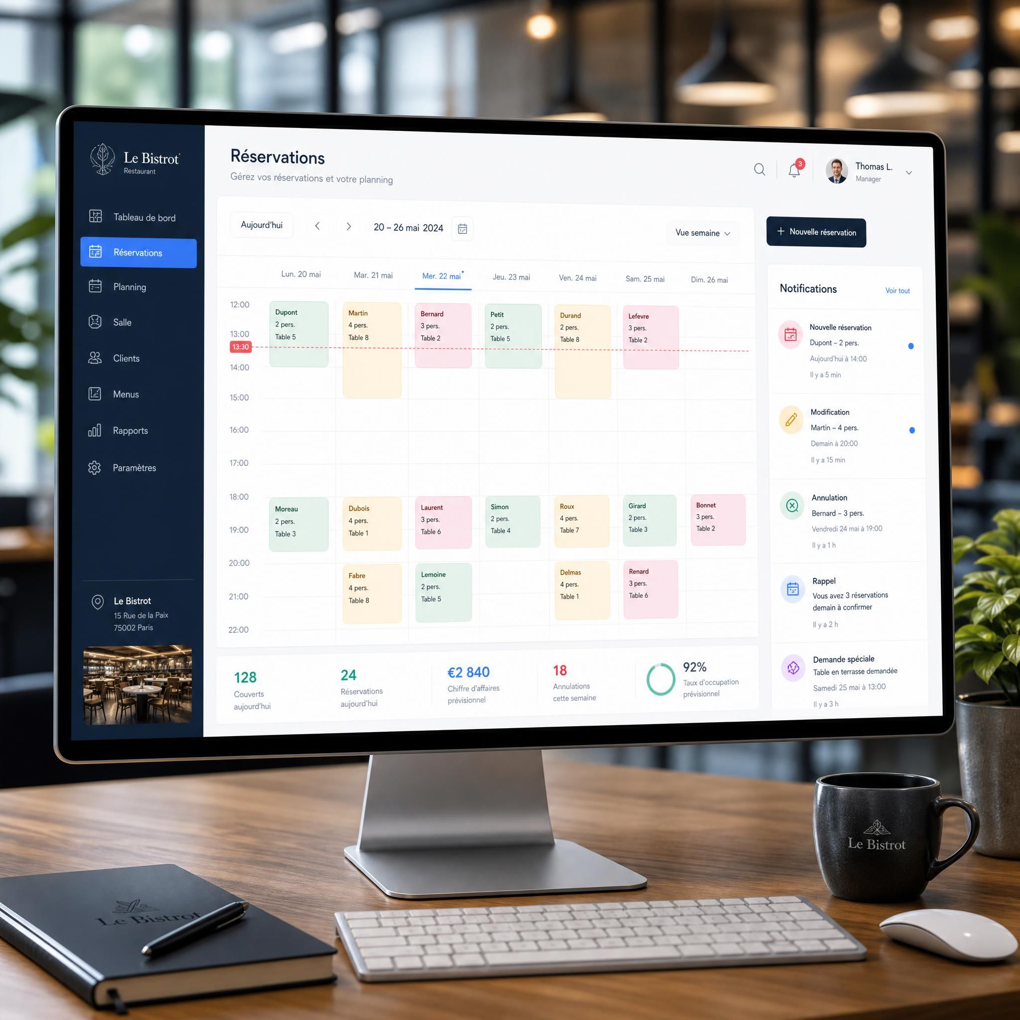 Écran de tableau de bord de gestion de réservations de restaurant avec planning hebdomadaire et notifications, bureau professionnel moderne