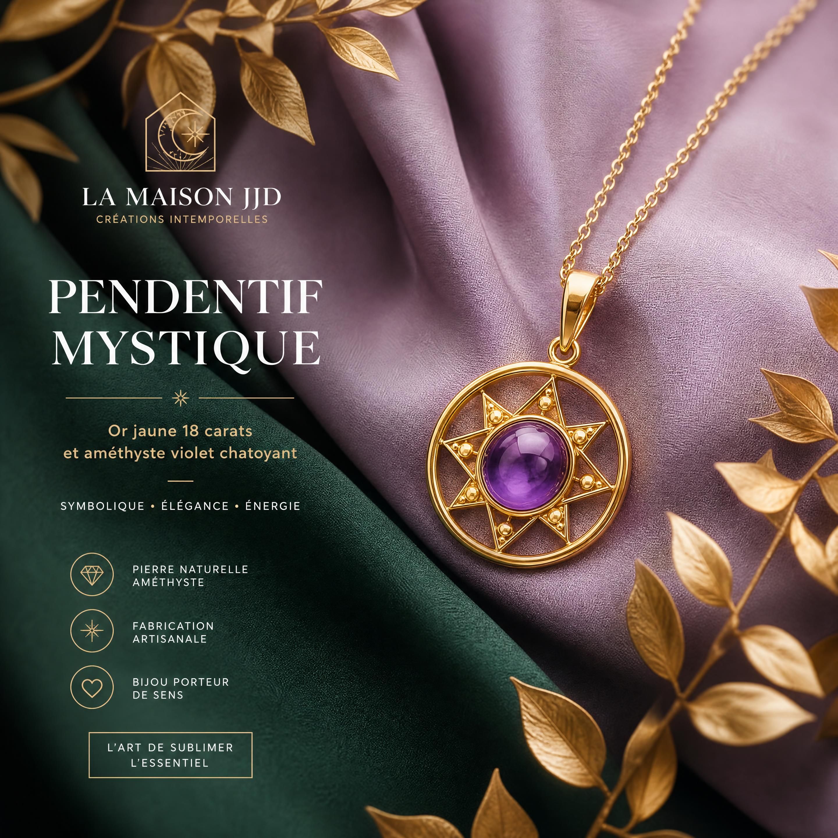 Pendentif mystique La Maison JJD en or jaune 18 carats et améthyste violet chatoyant, entouré de petites feuilles dorées, présenté sur un drapé parme et vert forêt dans une ambiance chaleureuse et raffinée.